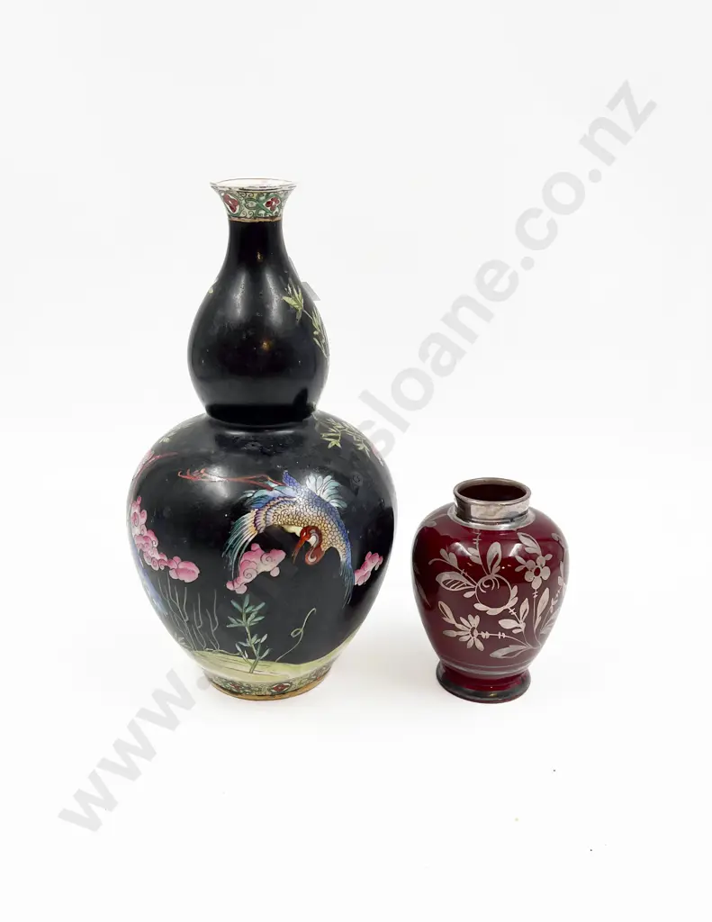 Chinese Vase together with Small Italian Vase Image 1++