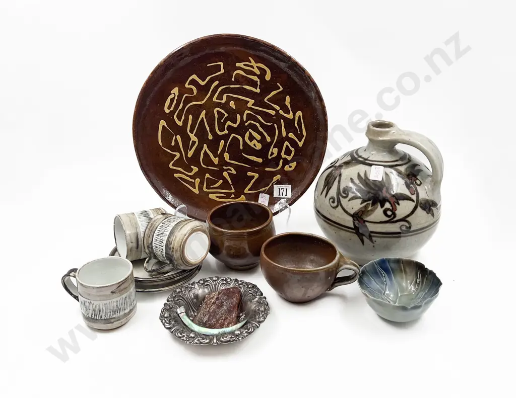 Quantity of Assorted Pottery etc Image 1++