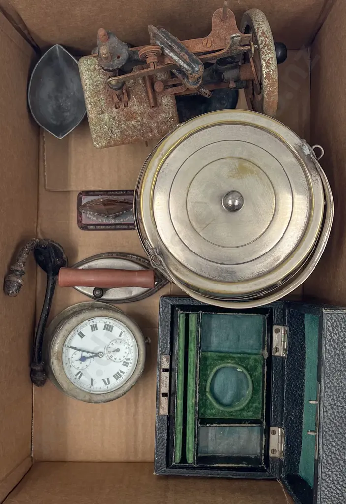 Box Quantity of Assorted Vintage including Biscuit Barrel Image 1++