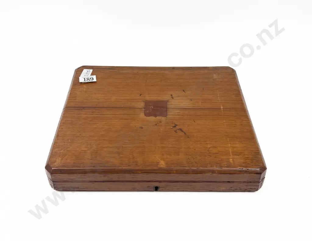 Cased Set of MOP Cutlery Image 1++