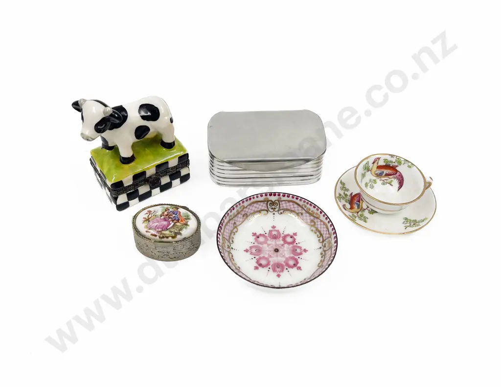 Small Bag of Assorted Trinkets Image 1++