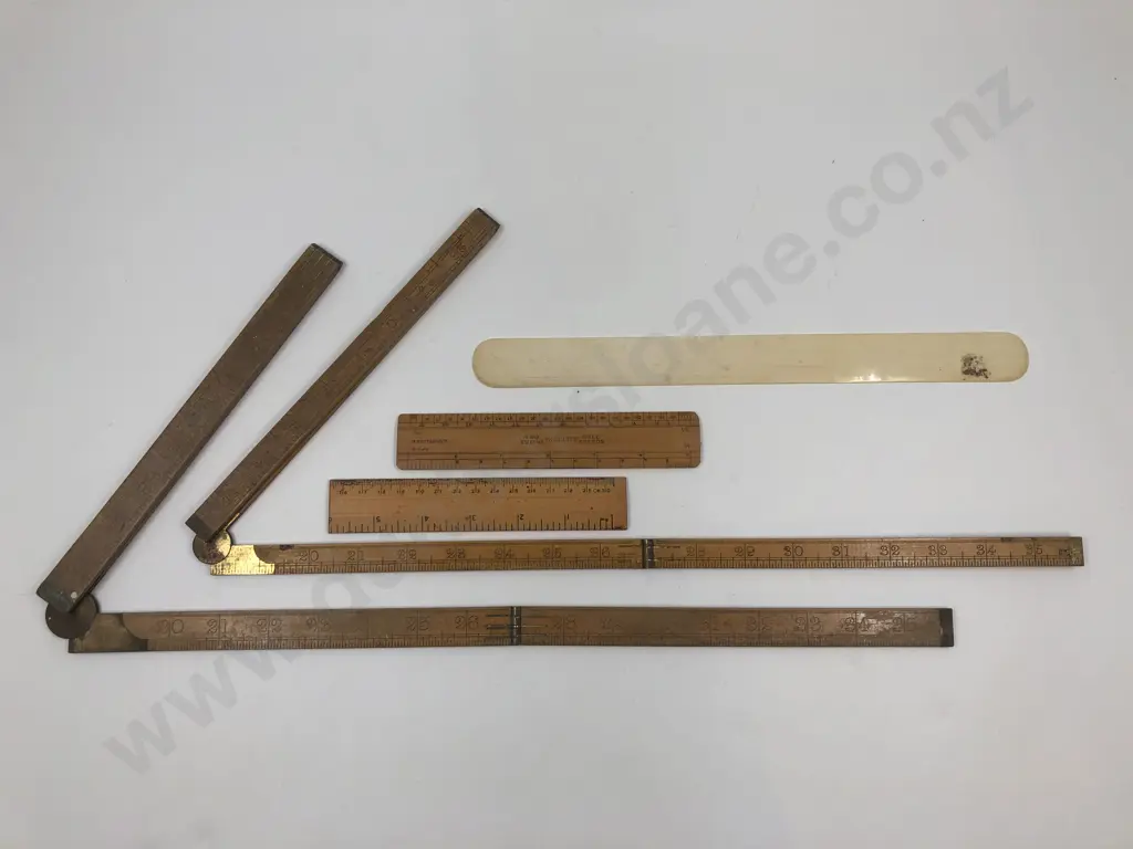 Small Quantity of Assorted Vintage Rulers etc Image 1++