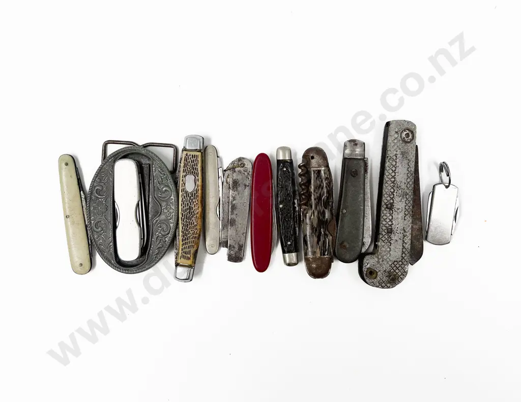 Quantity of Assorted Pocket Knives etc Image 1++