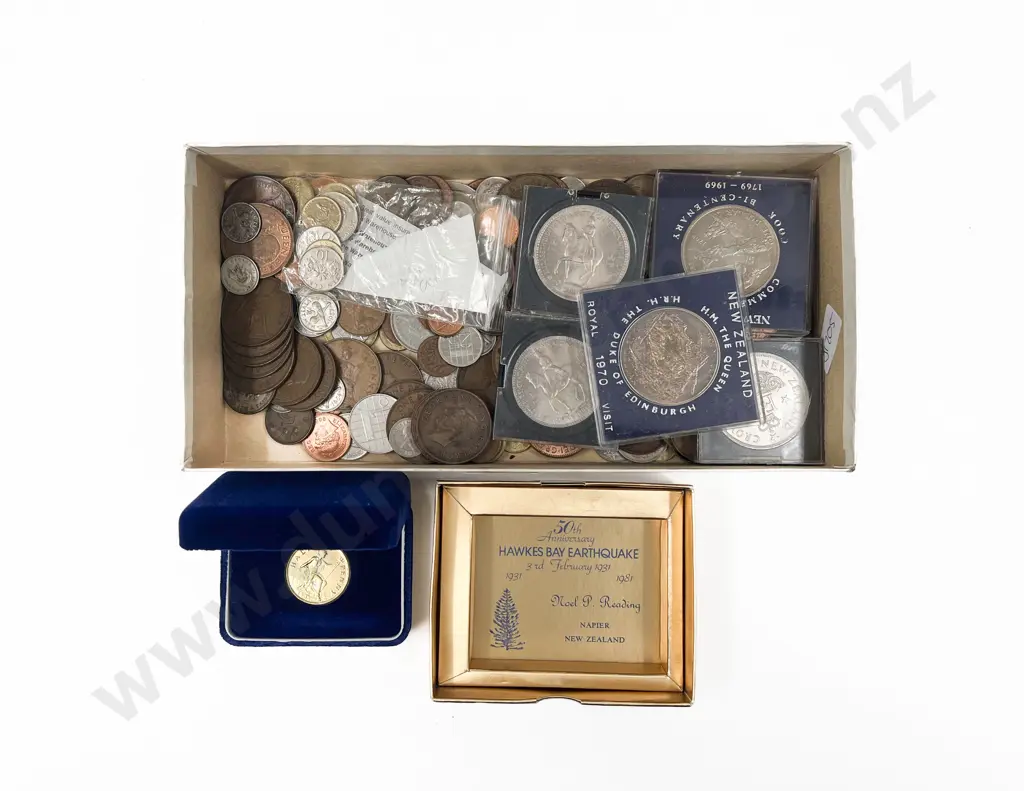 Quantity of Assorted Commemorative & Loose Coinage Image 1++