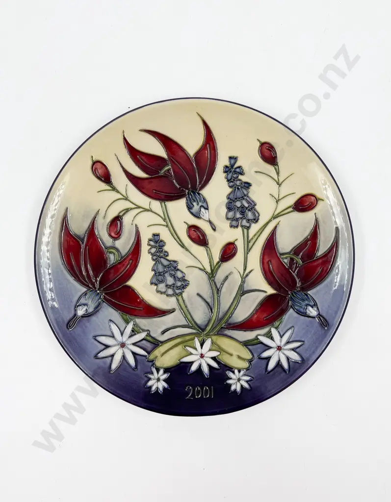 Boxed Moorcroft Plate Image 1++