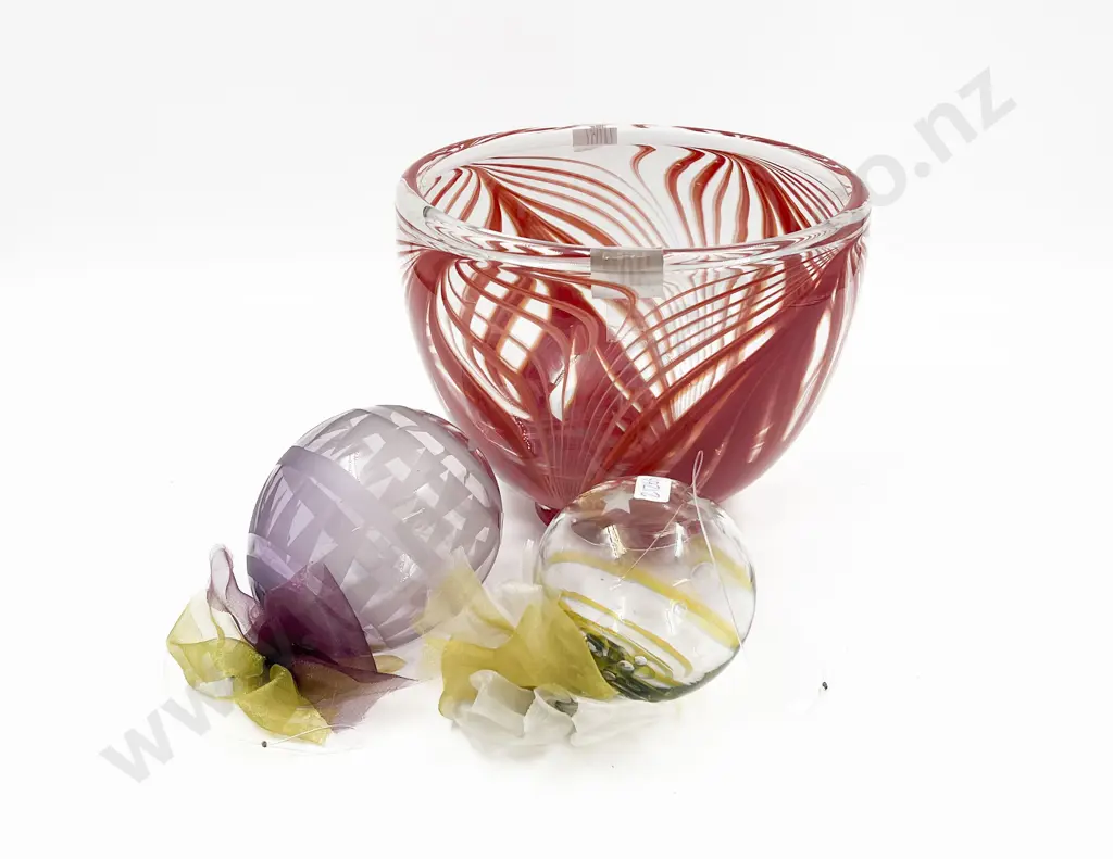 Hoglund Art Glass Bowl and Two Hoglund Glass Christmas Decorations Image 1++