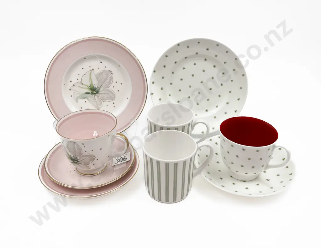 Small Quantity of Assorted Susie Cooper China Image 1++