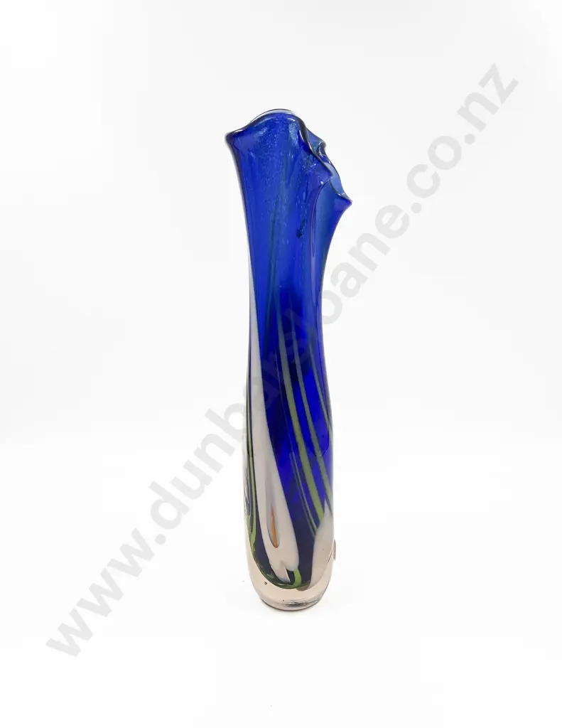 Art Glass Vase Image 1++