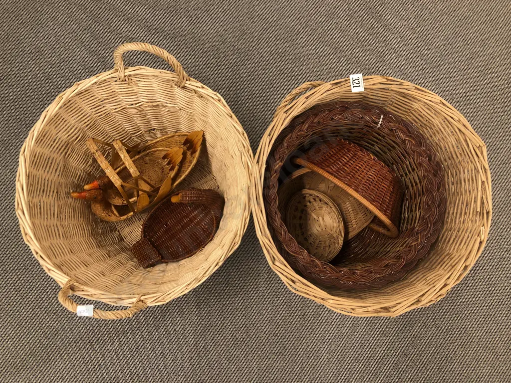 Quantity of Assorted Wicker Baskets etc Image 1++