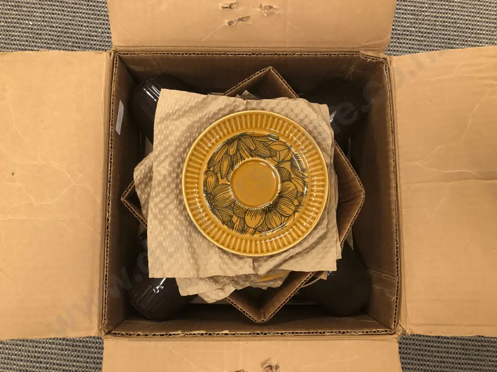 Boxed Complete Crown Lynn Dinnerset "Honeydew" Image 1++