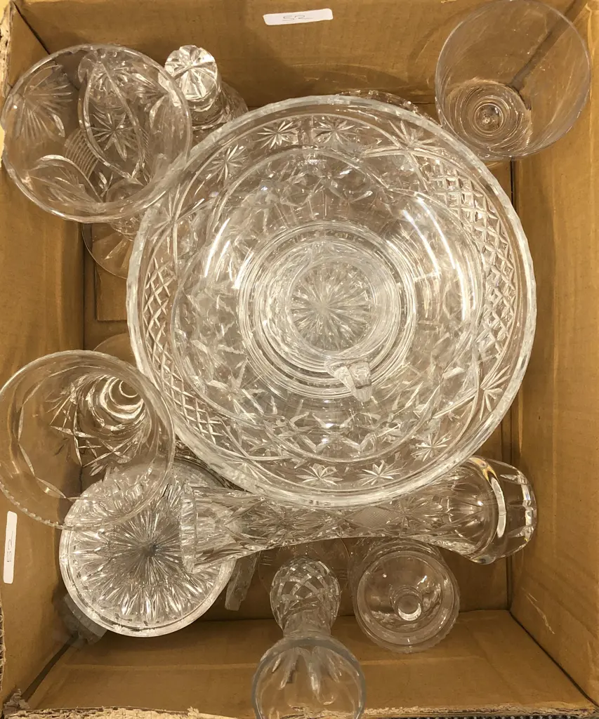 Box of Assorted Crystal and Glass Ware Image 1++