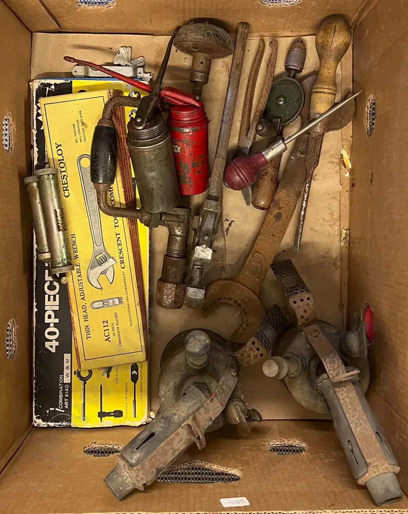 Box of Assorted Vintage Tools etc Image 1++
