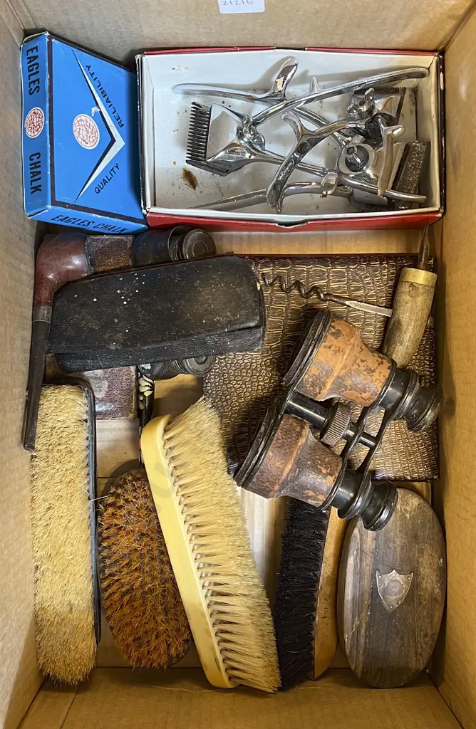 Box Lot of Assorted Vintage Image 1++