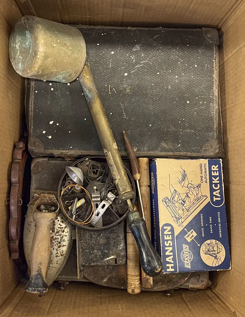 Box of Assorted Vintage Image 1++