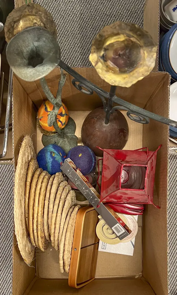 Two Boxes of Assorted Decorative Homewares etc Image 1++