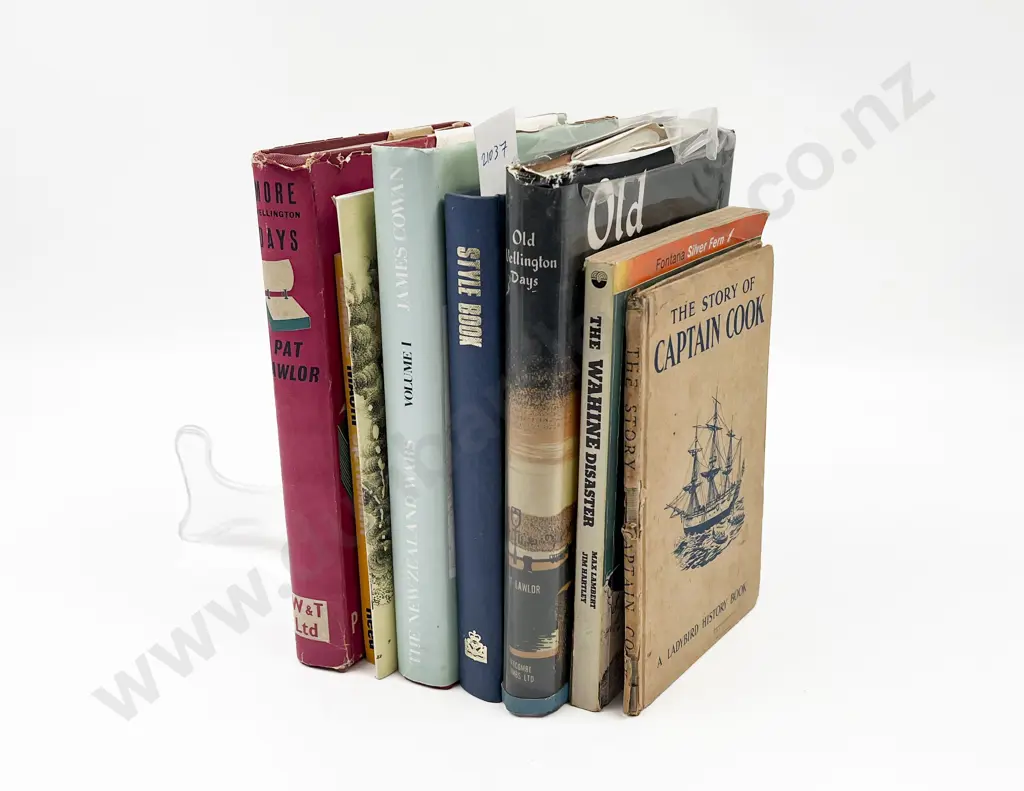 Quantity of Assorted Early NZ Reference Books Image 1++