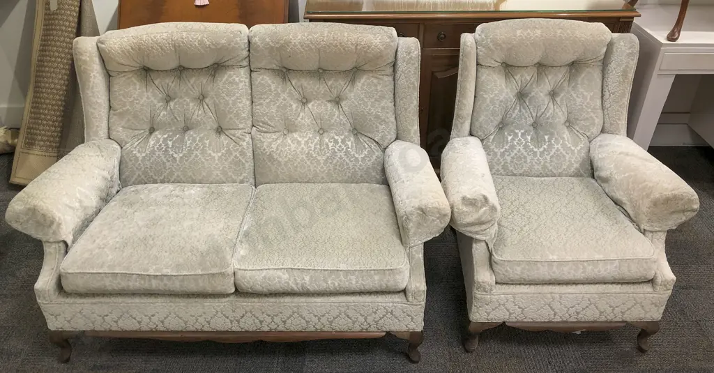 Two Piece Button Back Lounge Suite Image 1++