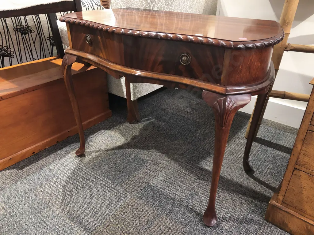 Reproduction Mahogany Hall Table Image 1++