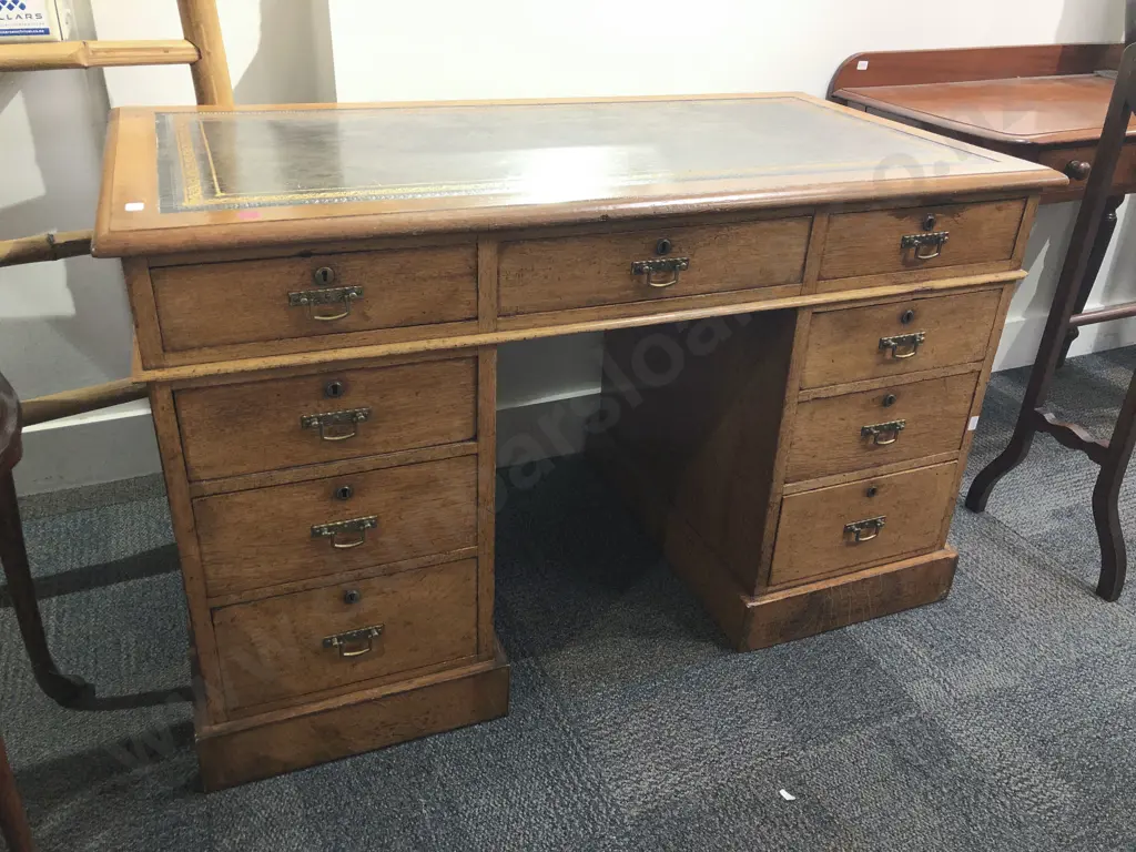 Oak Leather Top Kneehole Desk Image 1++