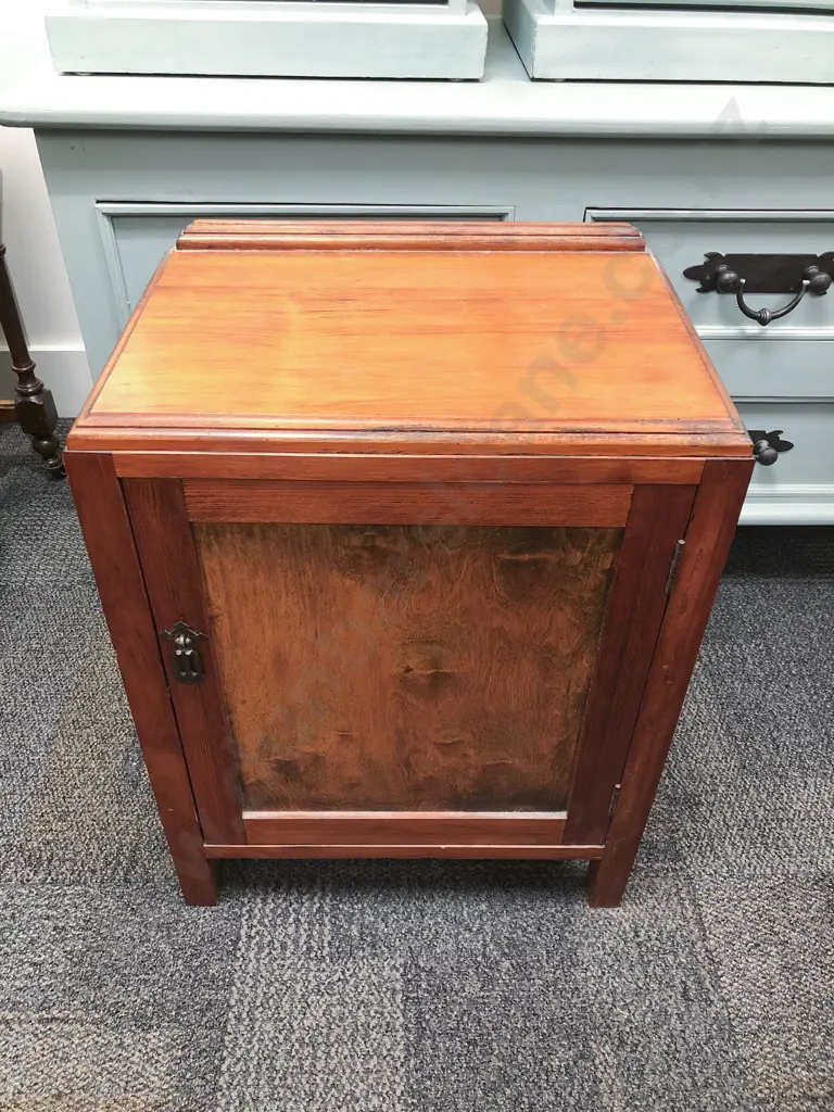 Vintage Bedside Cupboard Image 1++