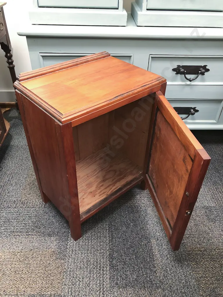 Vintage Bedside Cupboard Image 1++