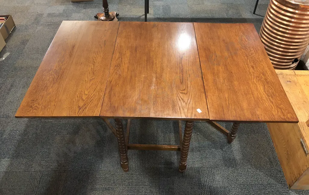 Oak Gateleg Dining Table with Barley Twist Supports Image 1++