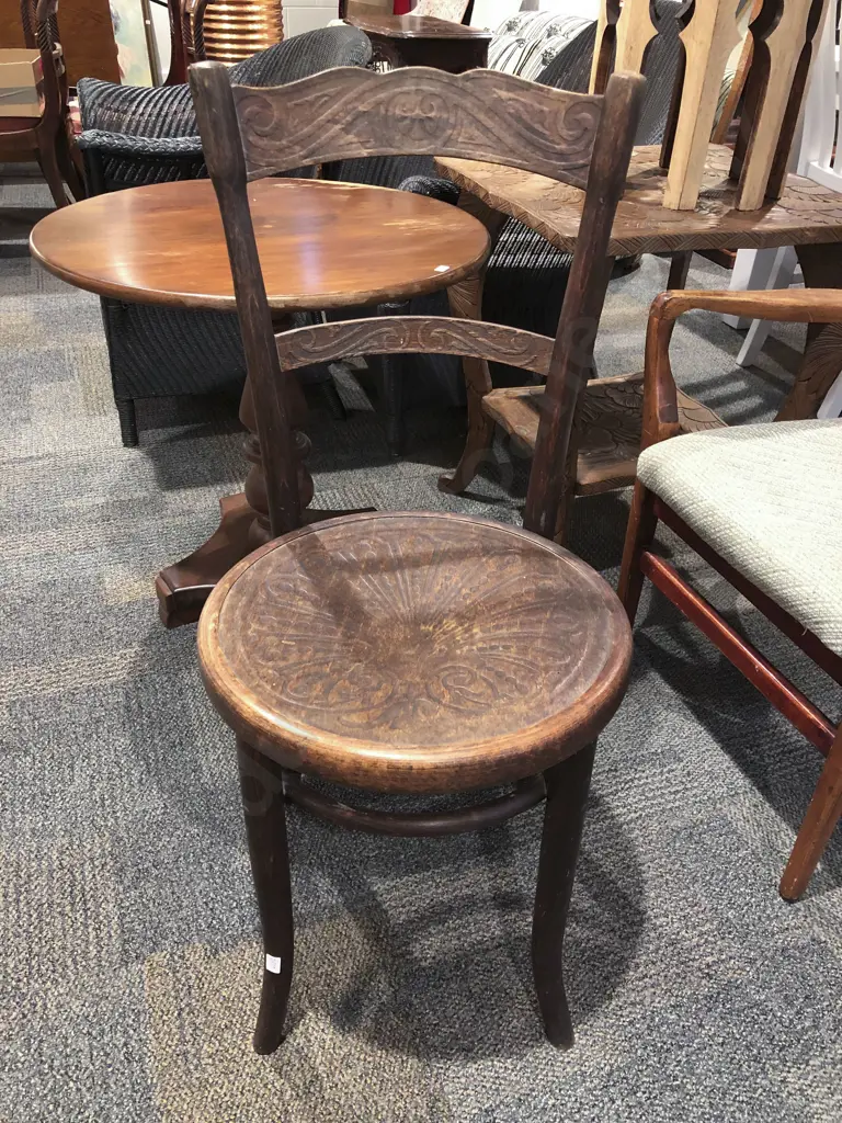 Bentwood Chair Image 1++