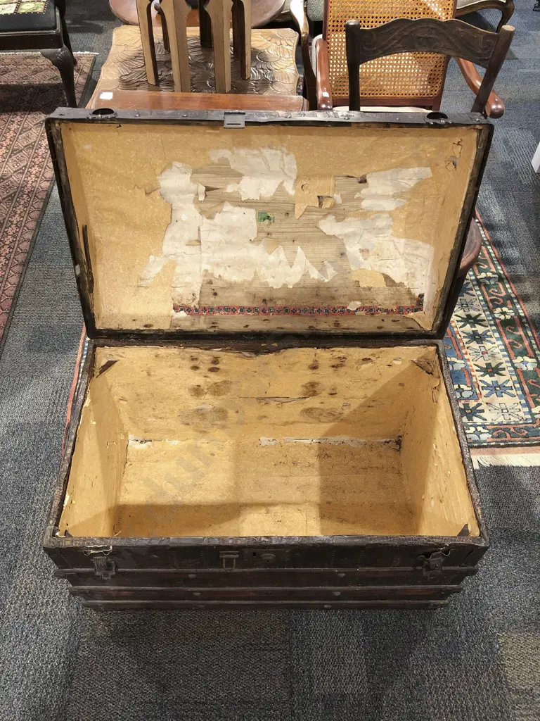 Dome Top Sea Chest Image 1++