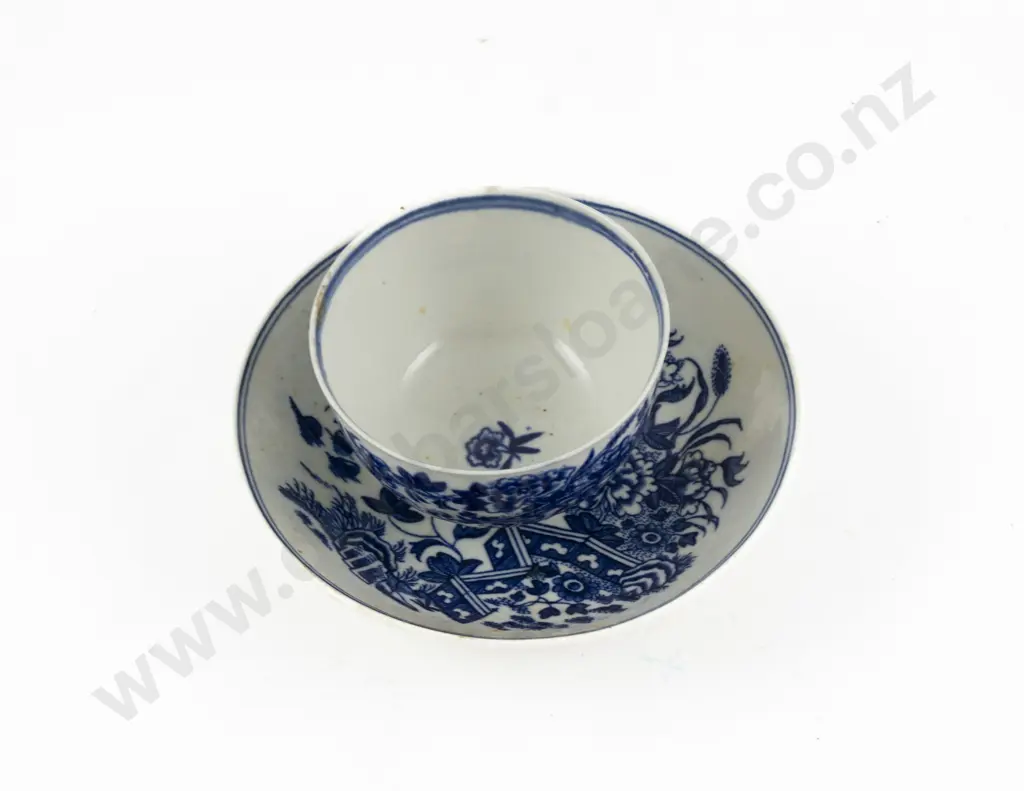 Late C18th First Period Worcester Tea Bowl and Near Matched Saucer Image 1++