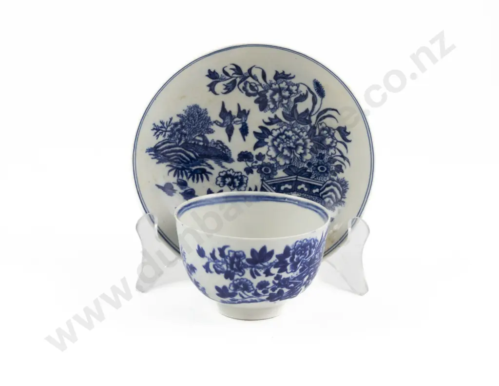 Late C18th First Period Worcester Tea Bowl and Near Matched Saucer Image 1++