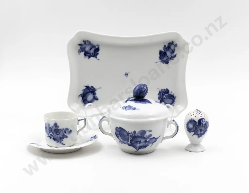 Royal Copenhagen Blue Flower Pattern Serving Ware Image 1++