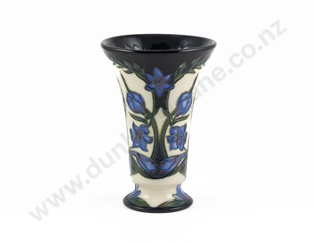 Modern Moorcroft Kaffir Lily Pattern Vase Designed By Shirley Hayes Image 1++
