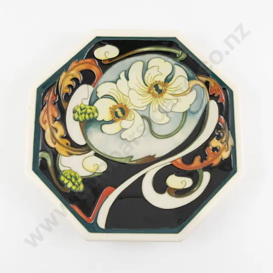 Modern Moorcroft NZ Mt Cook Lily Pattern Octagonal Plate