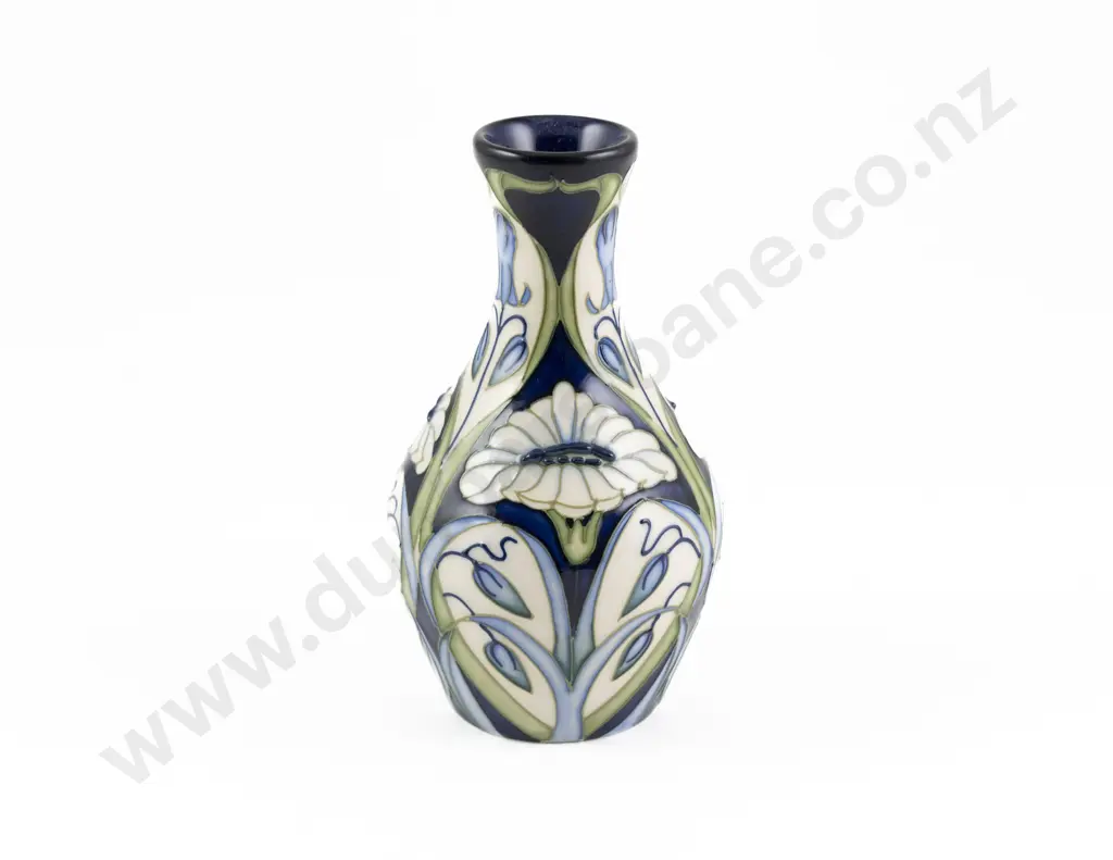 Modern Moorcroft Ram Daisy Pattern Vase Designed By Rachel Bishop Image 1++