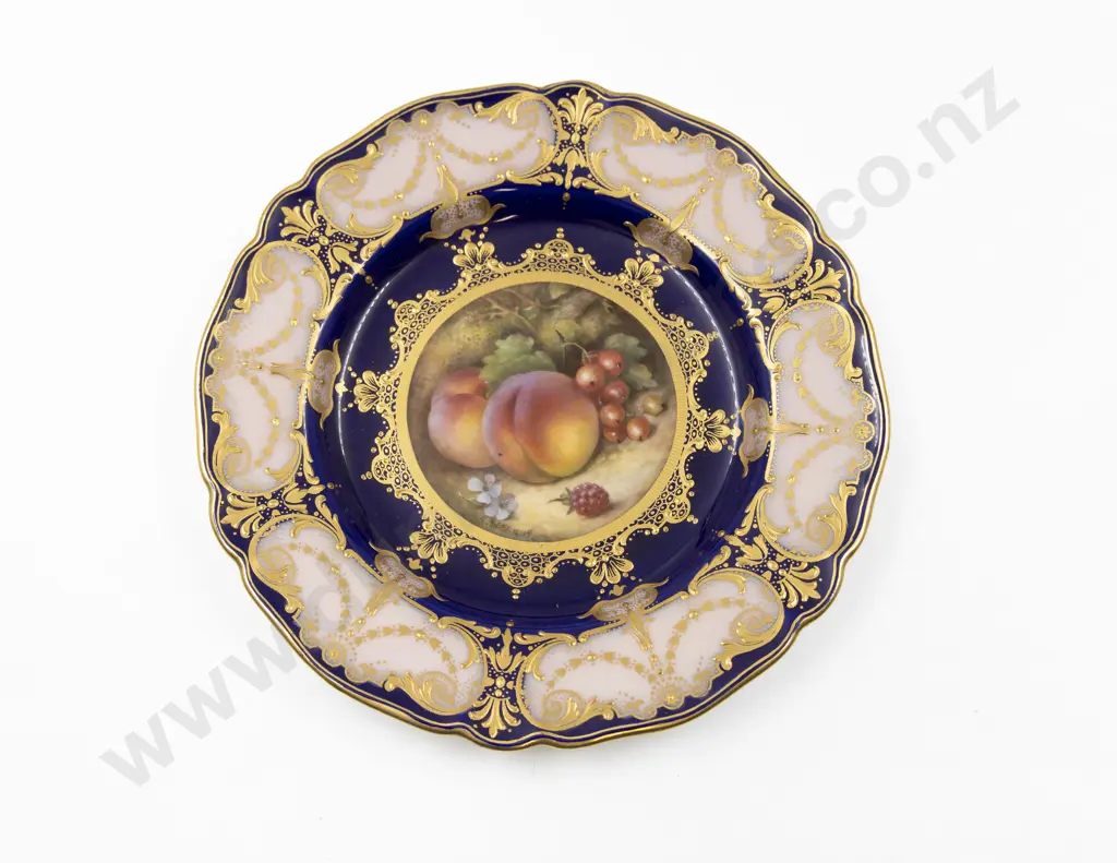 Royal Worcester Hand Painted Cabinet Plate Image 1++