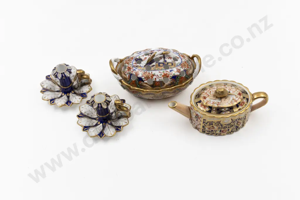 Miniature Davenport Imari Pattern Teapot Image 1++