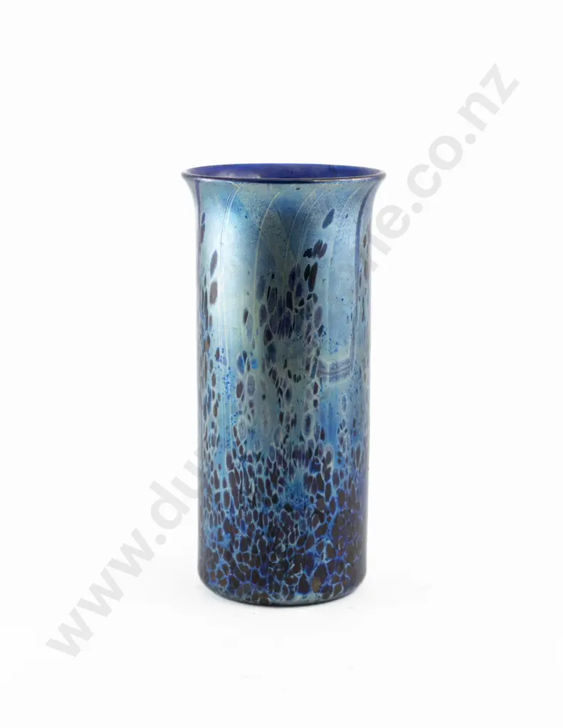 Isle of Wight Studio Glass Vase Image 1++