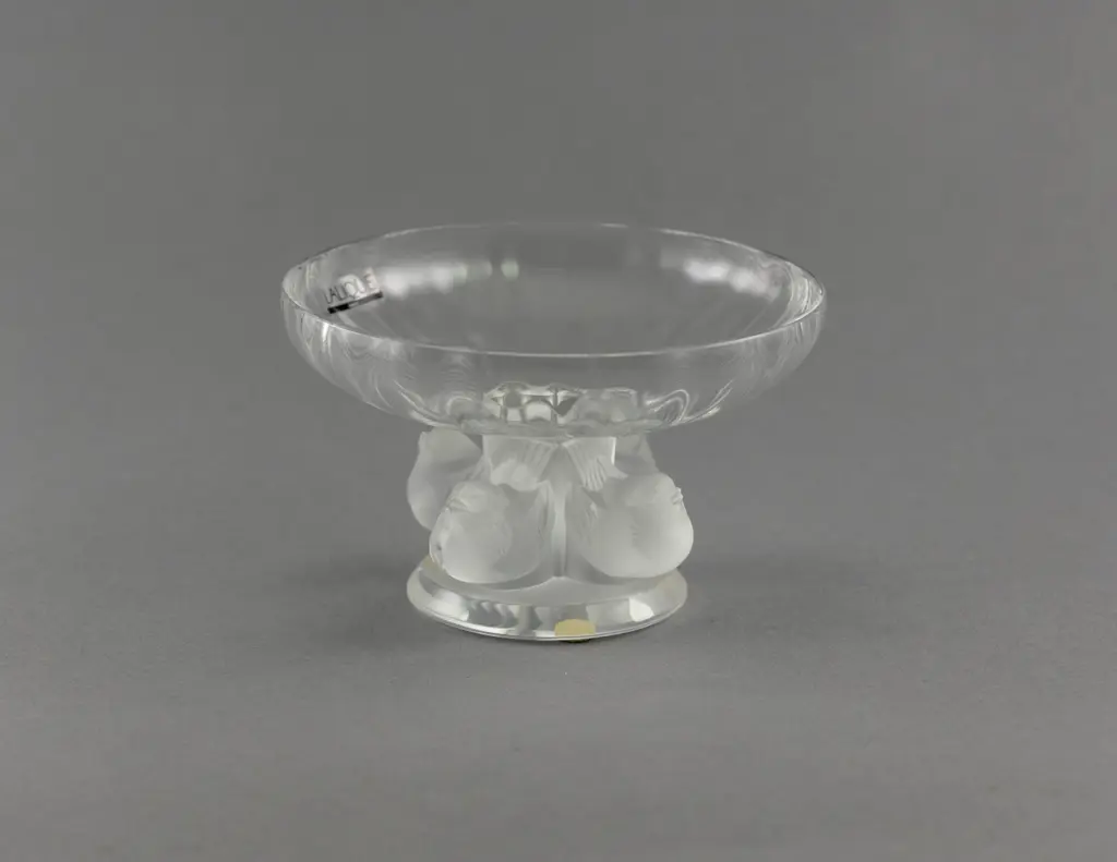 Lalique "Nogent" Pattern Glass Bowl Image 1++