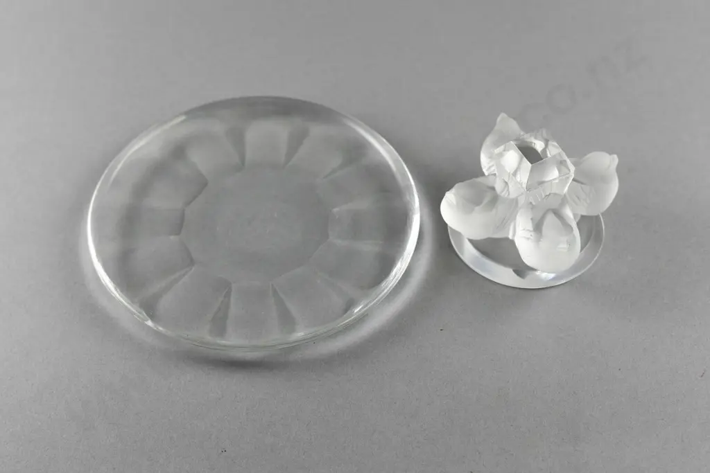 Modern Lalique Dish on Stand Image 1++