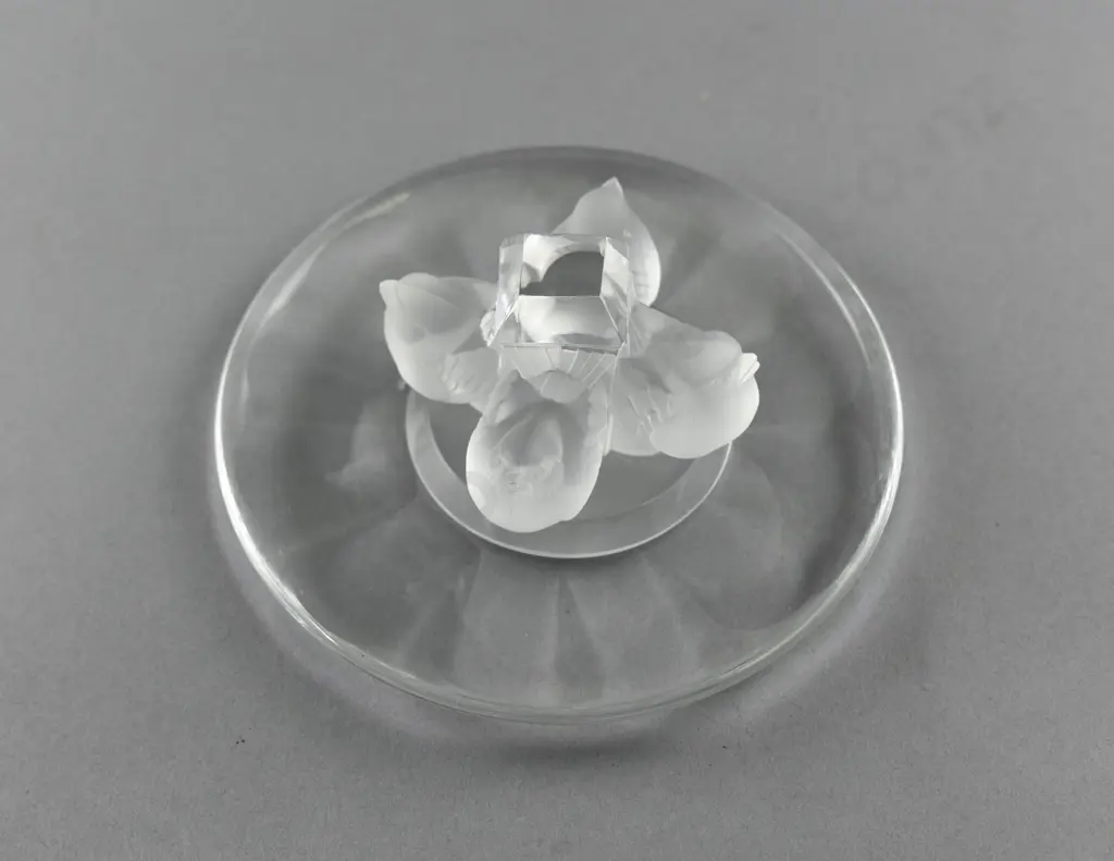 Modern Lalique Dish on Stand Image 1++
