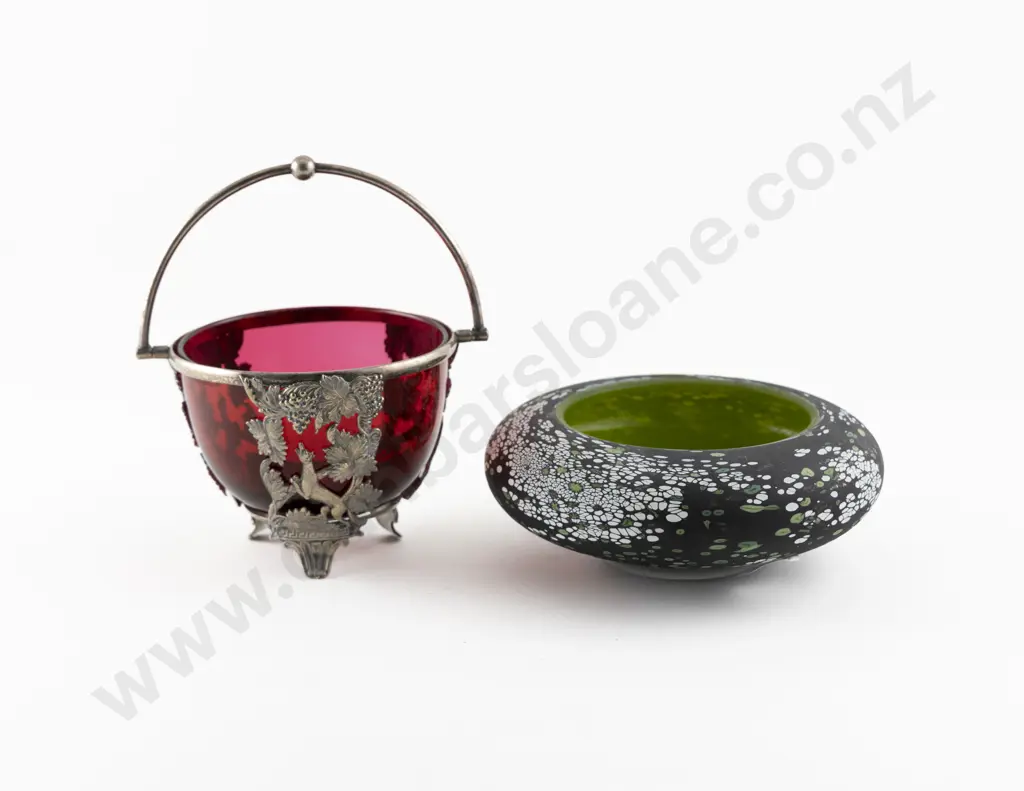 Art Glass Circular Bowl Image 1++