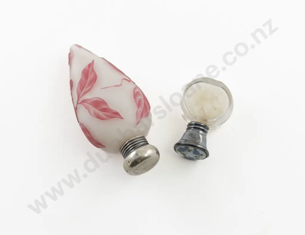 Webb Silver Top Cameo Glass Scent Flask Image 1++