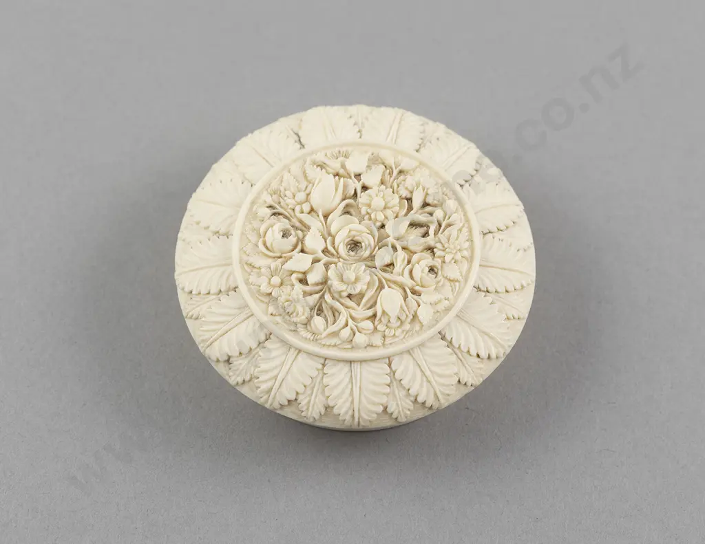 Finely Carved Ivory Floral Bouquet Lidded Circular Box Image 1++