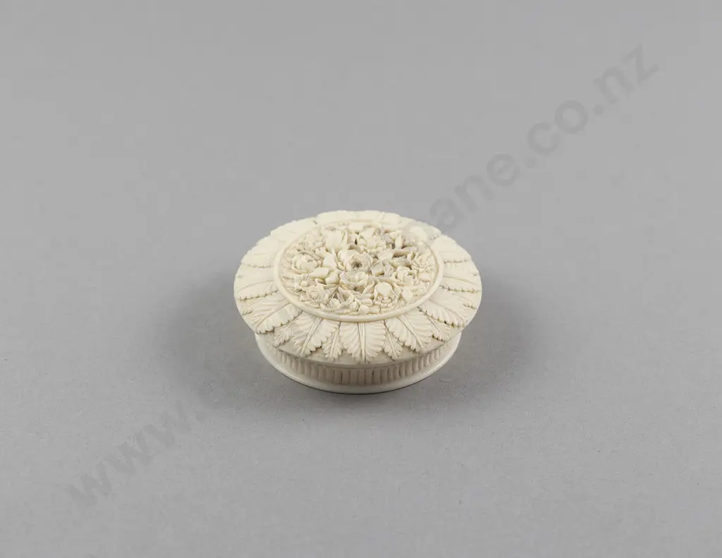 Finely Carved Ivory Floral Bouquet Lidded Circular Box Image 1++