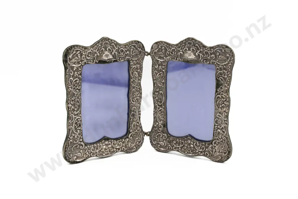 S/S Double Embossed Photo Frame Image 1++