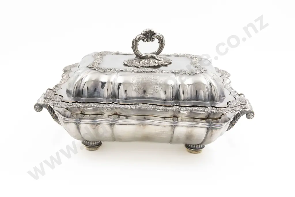 Late Vict Sheffield Plate Two Handled Entree Dish Image 1++