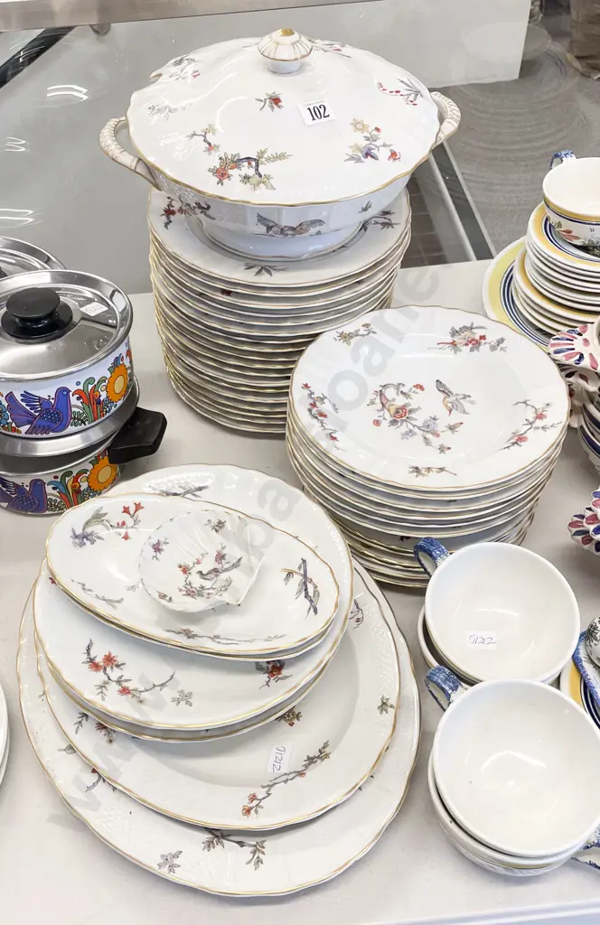 Limoges Part Dinner Set Image 1++