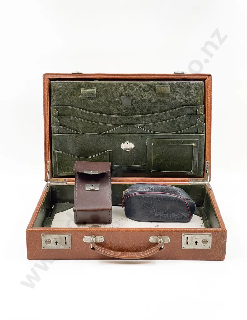 Small Vintage Leather Briefcase Image 1++