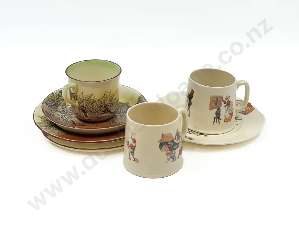 Small Quantity of Assorted Royal Doulton Image 1++