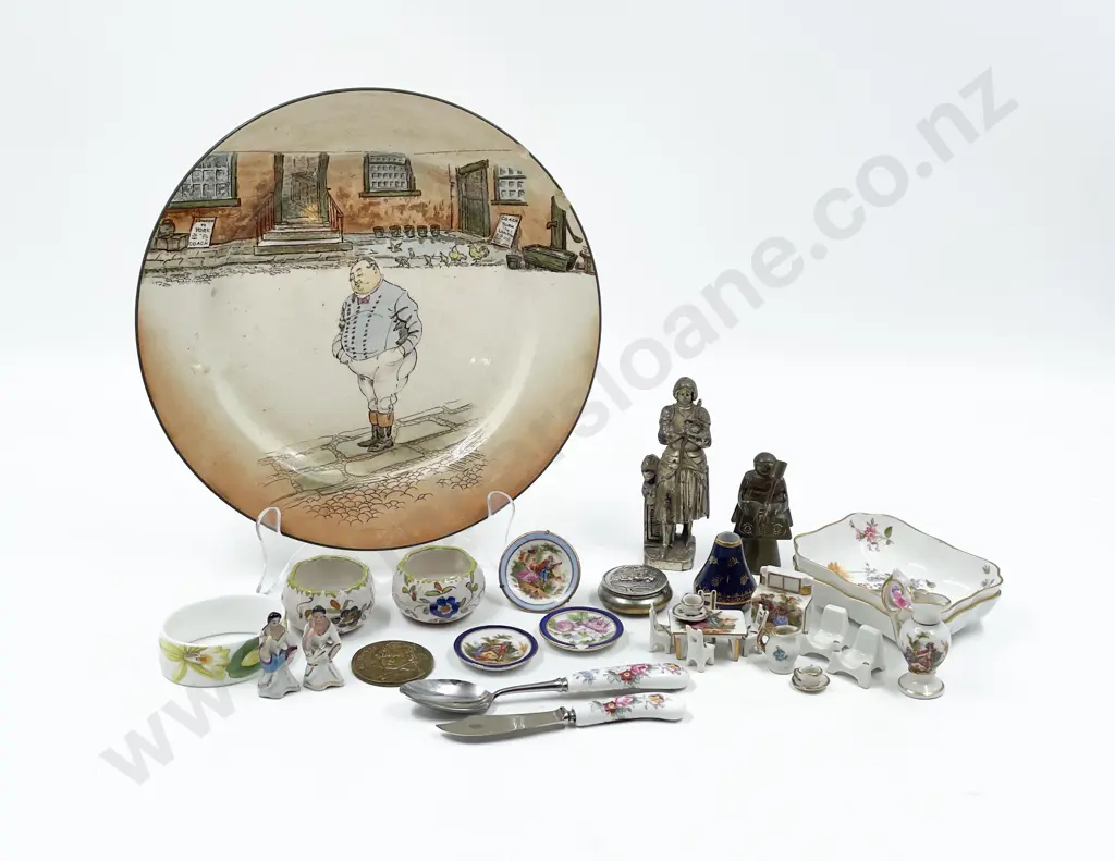 Small Quantity of Assorted Ornaments and China Miniatures etc Image 1++
